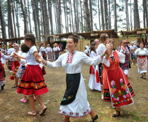 Над 20 000 души се очаква да посетят Фестивала на фолклорната носия в Жеравна